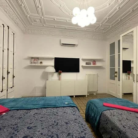 Hostel Oasis - La Rambla